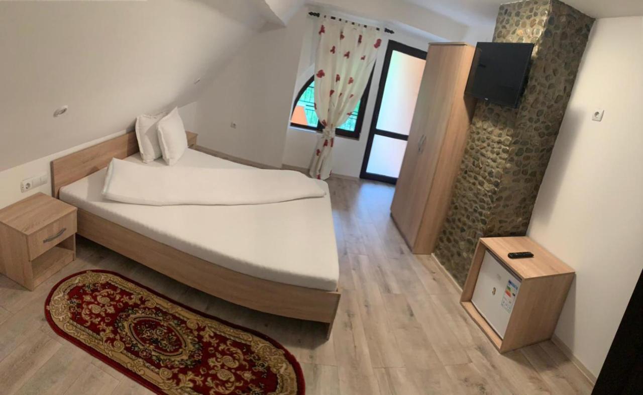 M Dey Hotel Viseu de Sus Ngoại thất bức ảnh