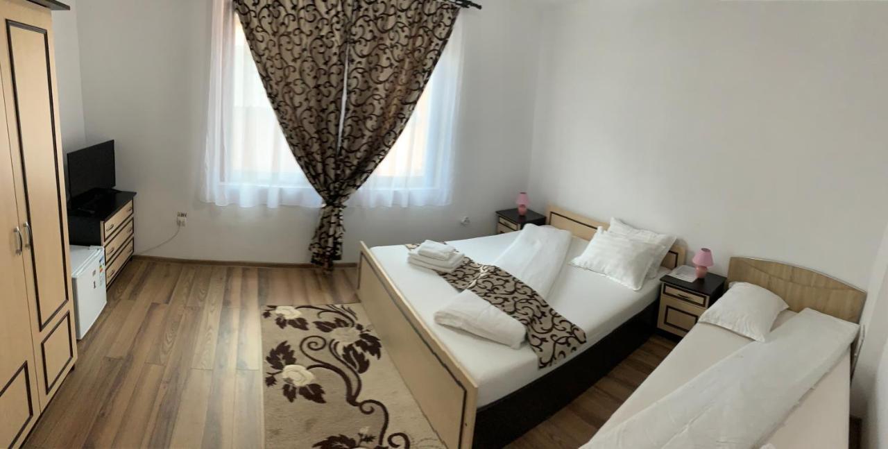 M Dey Hotel Viseu de Sus Ngoại thất bức ảnh